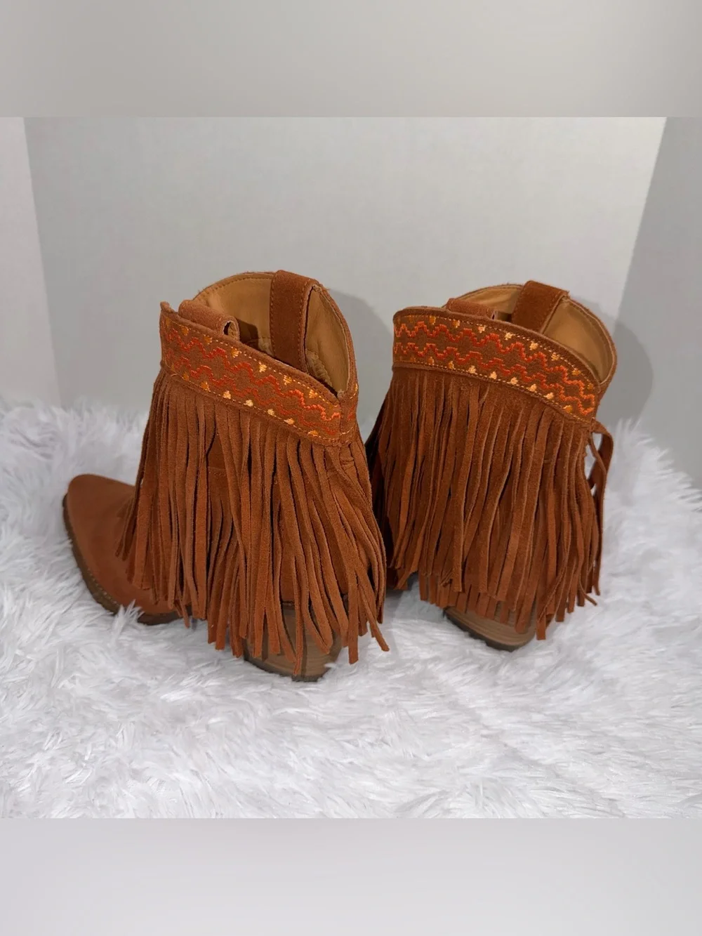Dingo Women's Brown Suede Tapadero Snip Toe Bootie with Fringe